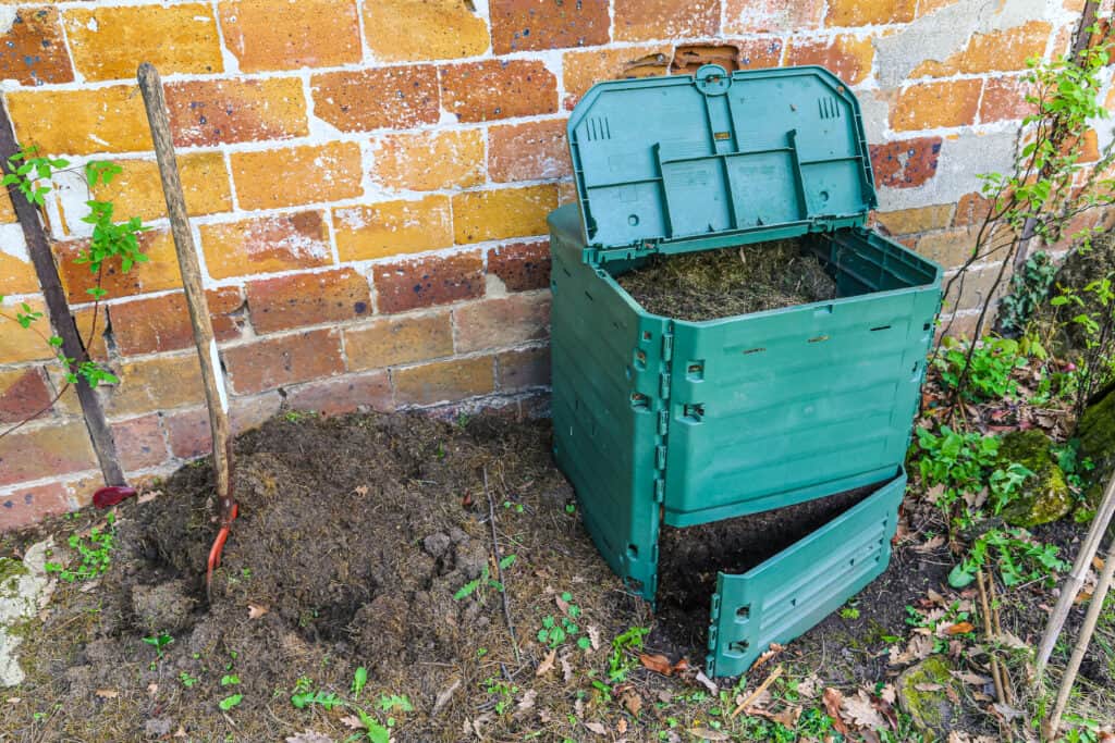 Compost bin